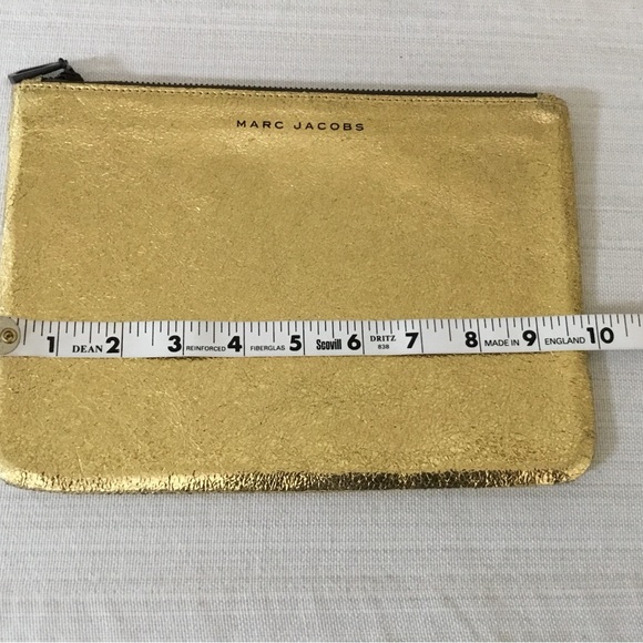 Marc Jacob x neiman Marcus target gold pouch - Picture 4 of 9